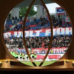 Zelkes diákok szurkoltak a stadionban