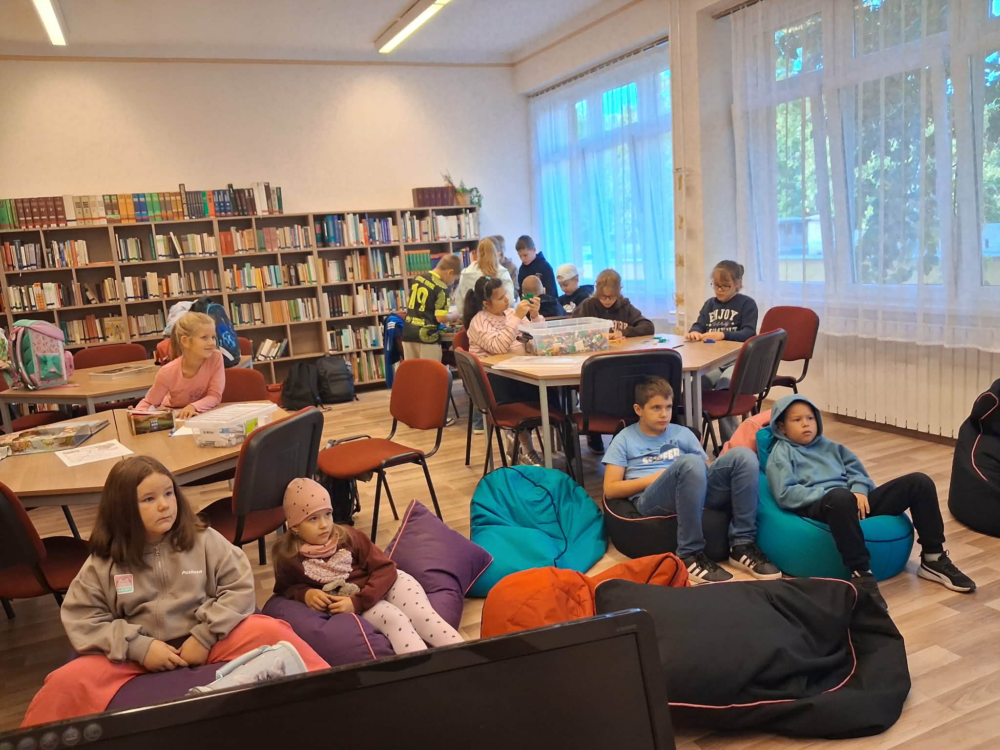 Reggeli tevékenységek a könyvtárban