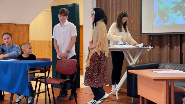 Sequence 01.00_01_19_38.Still010
